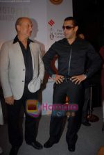 Salman Khan, Anupam Kher at Ramnath Goenka Indian Express photo award in Express Towers on 14th November 2008 (2).JPG