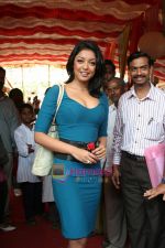 Tanushree Dutta at childrens day event in rambo circus, bandra reclamation ground on 16th November 2008 (11).jpg