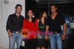Kajol, Tusshar Kapoor, Tanisha Mukherjee, Ajay Devgan at Golmaal Returns success bash in Vie Lounge on 18th November 2008 (18).JPG