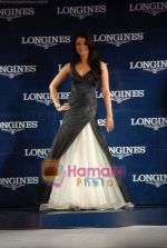 Aishwarya Rai Bachchan walks the ramp at the launch of the Longines Admiral collection in ITC Grand Central on 20th November 2008(27).JPG