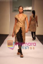 Model walk the ramp for Anamika Khanna at Delhi Fashion Week on 3rd December 2008 (29).jpg