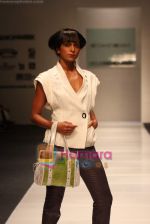 Model walk the ramp for Lecoanet Hemant at Delhi Fashion Week on 3rd December 2008 (15).JPG