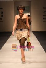 Model walk the ramp for Lecoanet Hemant at Delhi Fashion Week on 3rd December 2008 (22).JPG