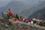 Akshay Kumar on great wall of china in the still from movie Chandni Chowk to China .JPG