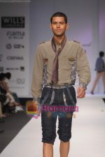 Models showcasing creations of Abhishek Dutta on Oct 19, 2008 (11).JPG