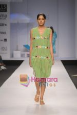 Model walk the ramp for Parvesh and Jai at Wills Fashion Week (13).JPG