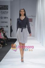 Model walk the ramp for Rajesh Pratap Singh at Wills Fashion Week (24).JPG