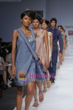 Model walk the ramp for Sanchita at Wills Fashion Week (8).JPG