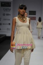 Model walk the ramp for Urvashi Kaur at Wills Fashion Week (14).JPG