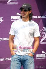 Dino Morea at the launch of Puma_s new collection in Vie Lounge on 11th December 2008 (4)~0.JPG