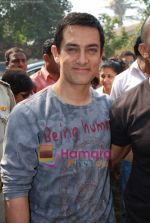 Aamir Khans six pack secret in Ghajini revealed with trainer Satya in Barbarian Gym on 14th December 2008 (11).JPG