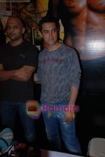 Aamir Khans six pack secret in Ghajini revealed with trainer Satya in Barbarian Gym on 14th December 2008 (20).JPG