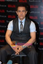 Aamir Khan at the launch of the Van Heusen_s Ghajini collection in PVR Mall on 16th December 2008 (24).JPG
