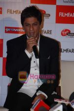 Shahrukh Khan launches the latest Filmfare issue in Vie Lounge in 16th December 2008 (50).JPG