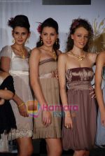 at the Launch of Italian style collection by D_Damas in Taj Land_s End on 16th December 2008 (20).JPG