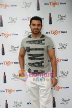 Tehseen Poonawalla at Tiger Sunday Sunsets at Stone Water Grill on 21st December 2008.JPG