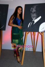 Asin Thottumkal at INOX where paintings by Salman Khan for Ghajni were unveiled in INOX, Nariman Point on 23rd December 2008 (14).JPG