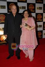 Prem Chopra with wife at LUX Sabsey Favourite Kaun Grand Finale in Star Gold on 23rd December 2008 (26).JPG