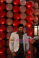Yuvraj Singh at a promotional event for sony_s new comedy circus _Chinchpokali to China_ in Mohan Studios on 28th December 2008 (18).JPG