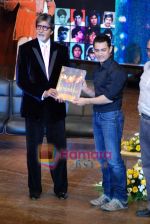 Amitabh Bachchan, Aamir Khan at Osian_s - Gala Launch of BACHCHANALIA in NCPA on Jan 3rd 2009 (38).JPG