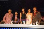 Javed Akhtar, Kailash Kher, Deepika Padukone, Sonali Bendre, Anu Malik on the sets of Indian Idol 4 on 3rd Jan 2009 (2).JPG