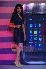Priyanka Chopra launches Nokia 5800 XpressMusic phone in Taj Land_s End on 9th Jan 2009 (5).JPG