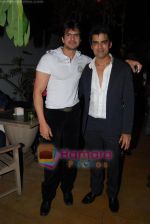 Raahil Azam with Mohit at Mohit Mallik bday bash on 12th Jan 2009.jpg