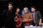Sonu Nigam, Sonali Bendre,  Javed Akhtar and Kailash Kher on the sets of Indain Idol 4 in Sony on 16th Jan 2009.JPG