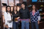 Sharmilla Khanna, Aarti Surendranath at the Launch of STOFFA Flagship Store in Chelsea District, Colaba on 16th Jan 2009 (12).JPG
