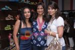 Sharmilla Khanna, Suchitra Pillai at the Launch of STOFFA Flagship Store in Chelsea District, Colaba on 16th Jan 2009 (2).JPG