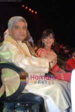 Javed Akhtar, Sonali Bendre on the sets of Indian Idol 4 in R K Studios on 17th Jan 2009 (2).JPG