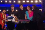 Prasoon Joshi, Sonam Kapoor and Rakesh Mehra, Kailash Kher on the sets of Indian Idol 4 in R K Studios on 17th Jan 2009 (47).JPG