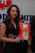 Karisma Kapoor as the brand ambassador of Shakit Bhog Foods in Trident on 20th Jan 2009 (29).JPG