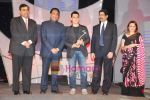 Aamir Khan, Mukesh Ambani at CNBC Business Awards in Taj Land_s End on 23rd Jan 2009 (8).JPG