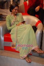 Mandira Bedi at Arre Deewano Mujhe Pehchano Semi Finals in Filmcity on 4th Feb 2009 (19).JPG