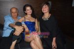 Mahesh Bhatt, Kangana Ranaut, Pooja Bhatt at the Success party of Raaz - The Mystery Continues on 6th Feb 2009 (2).JPG