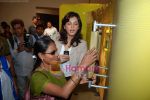 Isha Koppikar at L_Oreal hair exhibition for Blind Childrens in Nehru Centre, Mumbai on 9th Feb 2009 (15).JPG