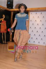 Model walk the ramp for Ritu Kumar LABEL Spring Summer 2009 (5).JPG