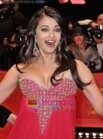 Aishwarya Rai Bachchan attends the premiere of movie PINK PANTHER 2 at the 59th Berlin Film Festival on February 13, 2009 in Berlin, Germany (9).jpg