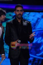 Abhishek Bachchan at Delhi 6 promotions on Indian Idol sets in RK Studios on 14th Feb 2009 (8).JPG