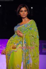 Model walk the ramp for Manish Malhotra show at FICCI frames on 18th Feb 2009 (56).JPG