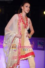 Model walk the ramp for Manish Malhotra show at FICCI frames on 18th Feb 2009 (69).JPG