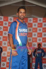 at the unveiling of Team India_s new jersey by Nike in Taj Lands End, Bandra on 18th Feb 2009 (22).JPG