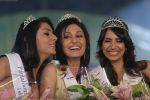Karishma, Pooja, Tulip winners of Pantaloons Femina Miss India East 2009.JPG