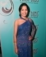Frieda Pinto at the Oscar Party on February 22, 2009 in Beverly Hills, California (18).jpg