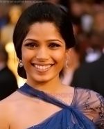Frieda Pinto at the Oscar Party on February 22, 2009 in Beverly Hills, California (29).jpg