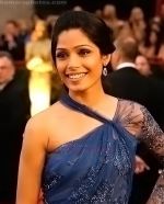 Frieda Pinto at the Oscar Party on February 22, 2009 in Beverly Hills, California (30).jpg