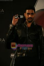 Abhishek Bachchan unveils Motorola Aura range in Vie Lounge, Juhu, Mumbai on 26th Feb 2009 (6).JPG