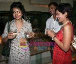 Gul Panag, Mandira Bedi at Nisha jamwal brunch in four seasons hotel on 28th Fen 2009 (20).jpg