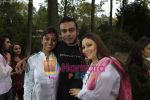 Deepal Shaw, Manish Gupta (Director),  Rati Agnihotri on the sets of karma Aur Holi.jpg